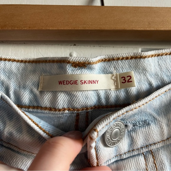 Levi’s Wedgie Skinny Jeans - Picture 10 of 10